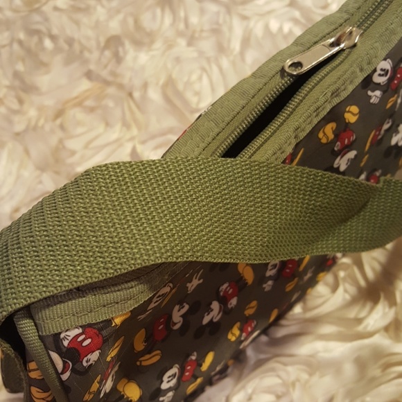Mickey Mouse Purse / Lunch Bag. - Picture 8 of 9